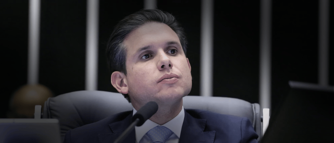 Regulação do trabalho por aplicativos entra na pauta da Câmara; governo quer mínimo de R$ 10 por corrida ou entrega
