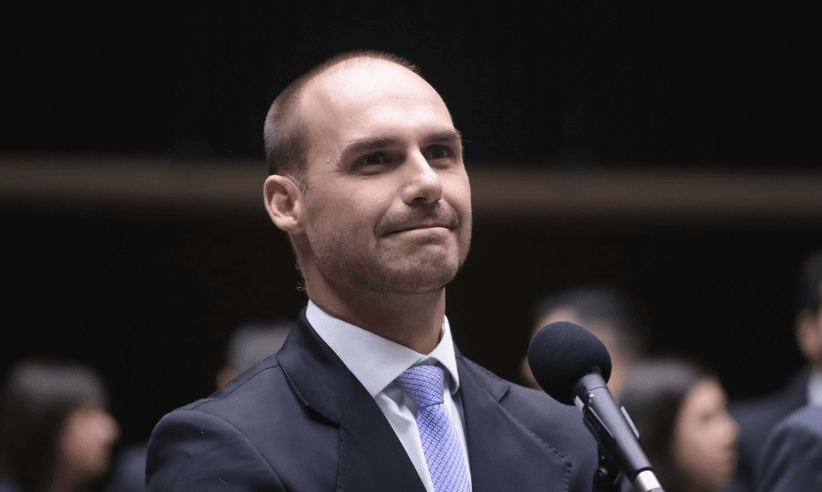 Ex-deputado federal Eduardo Bolsonaro vira alvo de julgamento no STF por tarifaço