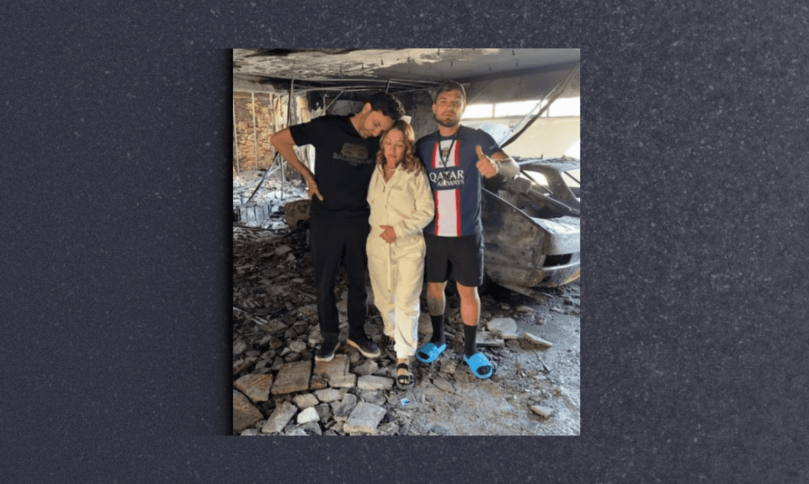 MC Gui e os pais gravam um vídeo após o incêndio que destruiu parcialmente a casa onde a família do artista vive, na Zona Leste de São Paulo.
