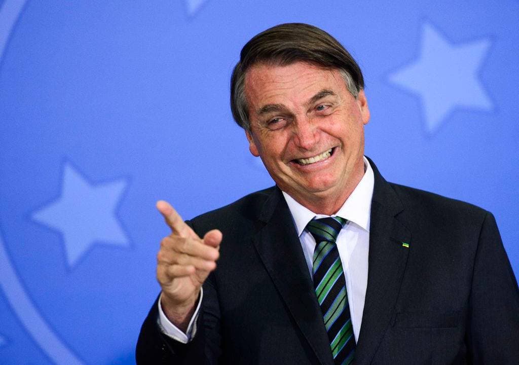 Defesa de Bolsonaro pede revisão no STF para anular condenação