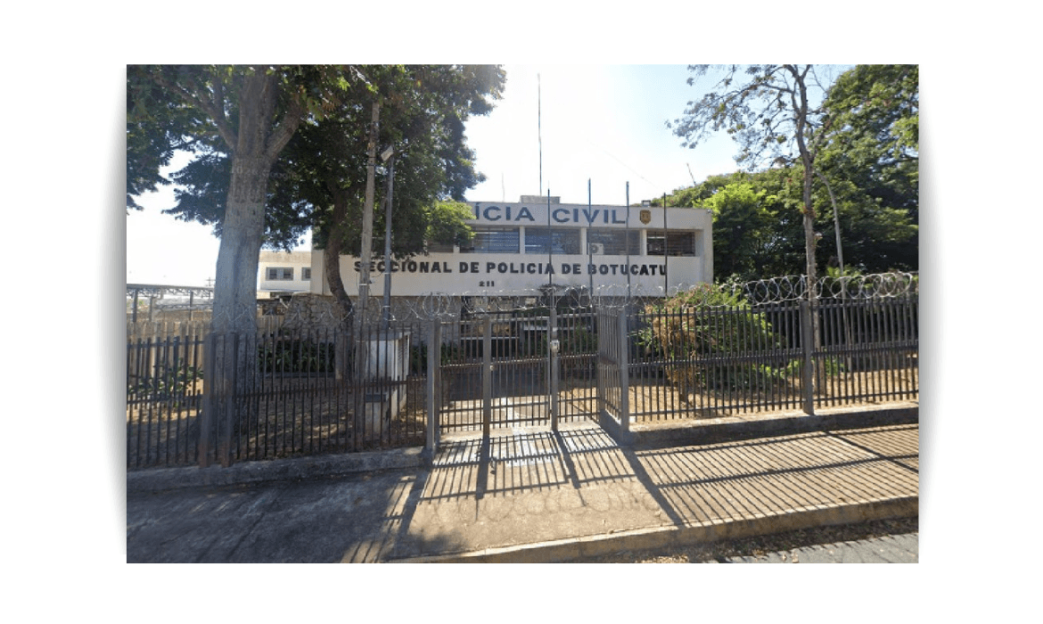 Homem é preso por intolerância religiosa após agredir mulher em Botucatu