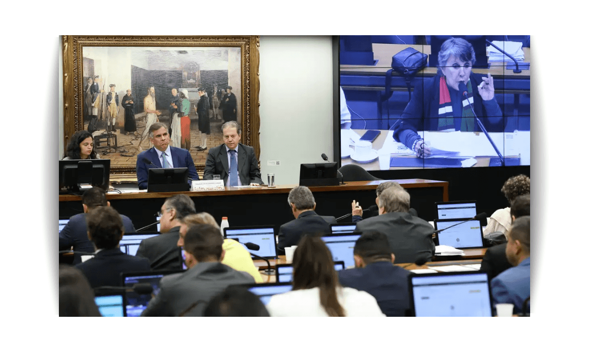 Maioridade penal aos 16 anos avança na Câmara após aprovação na CCJ