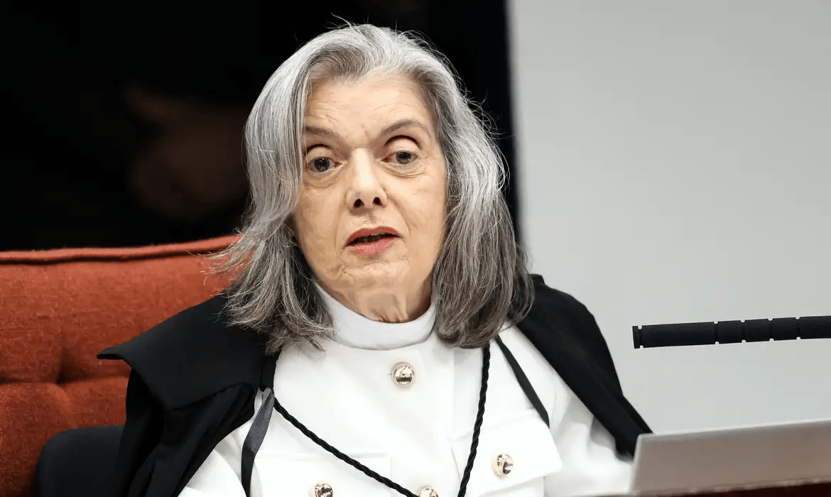 Cármen Lúcia vota para condenar Eduardo Bolsonaro por crime de difamação