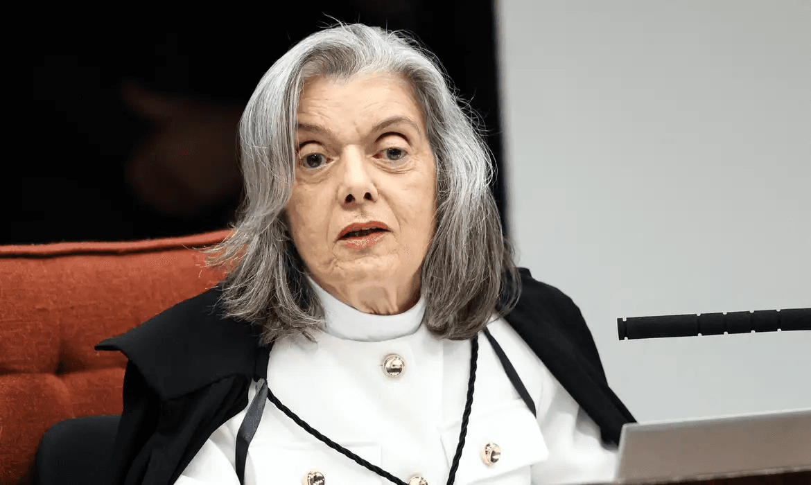 Cármen Lúcia vota para condenar Eduardo Bolsonaro