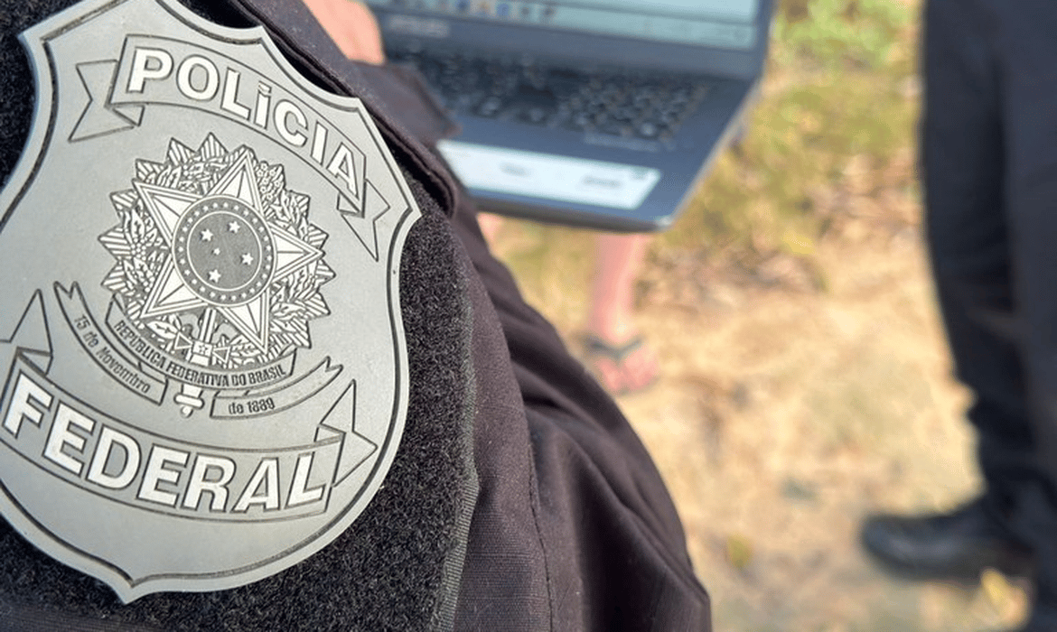 Polícia Federal investiga esquema de venda de fuzis e vazamentos