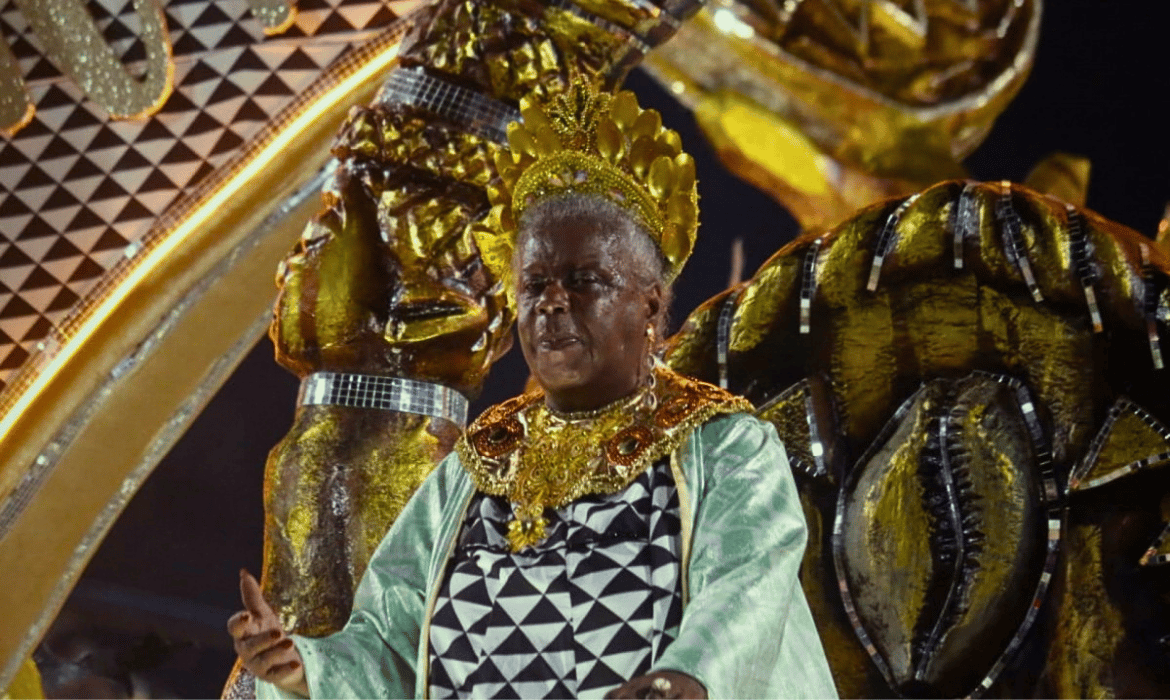 Desfile do Carnaval 2026 do Império Serrano levou a homenageada, Conceição Evaristo, no abre-alas