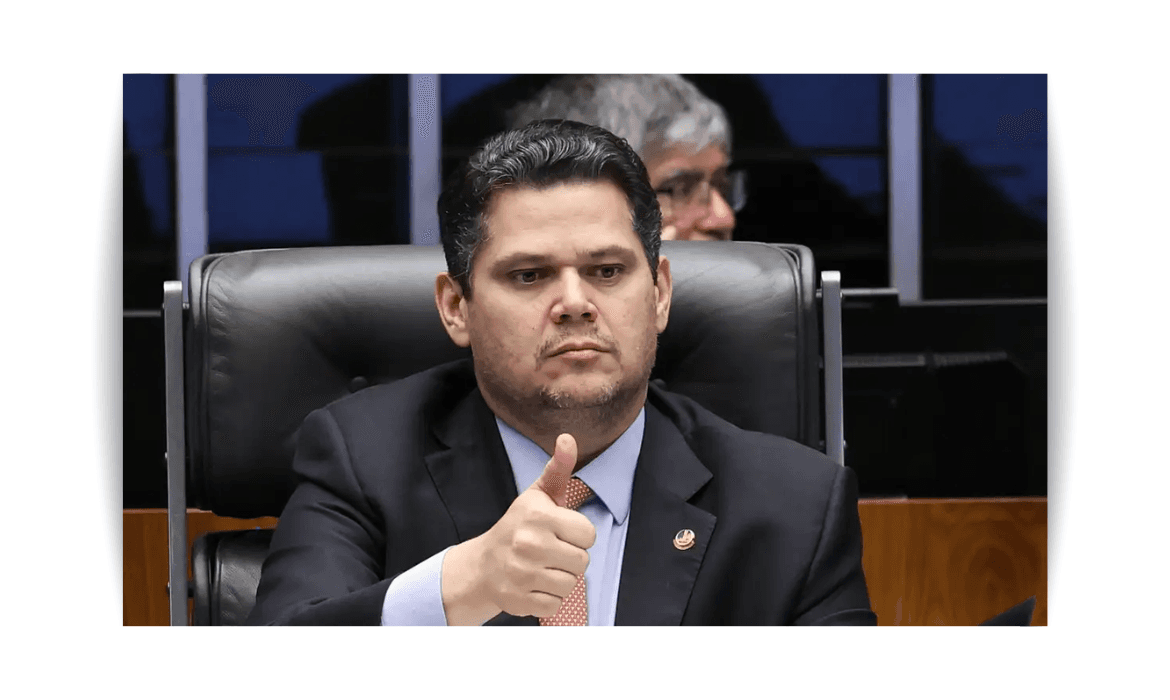 Presidente do Senado, Davi Alcolumbre, durante sessão no Congresso Nacional, em Brasília