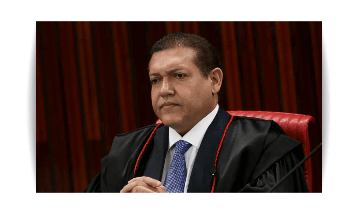 Ministro Kassio Nunes Marques suspendeu a divulgação de uma pesquisa eleitoral da AtlasIntel sobre a corrida presidencial