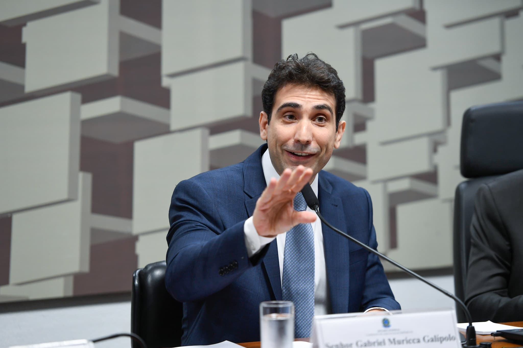 Galípolo detalha operação do Banco Master sob investigação