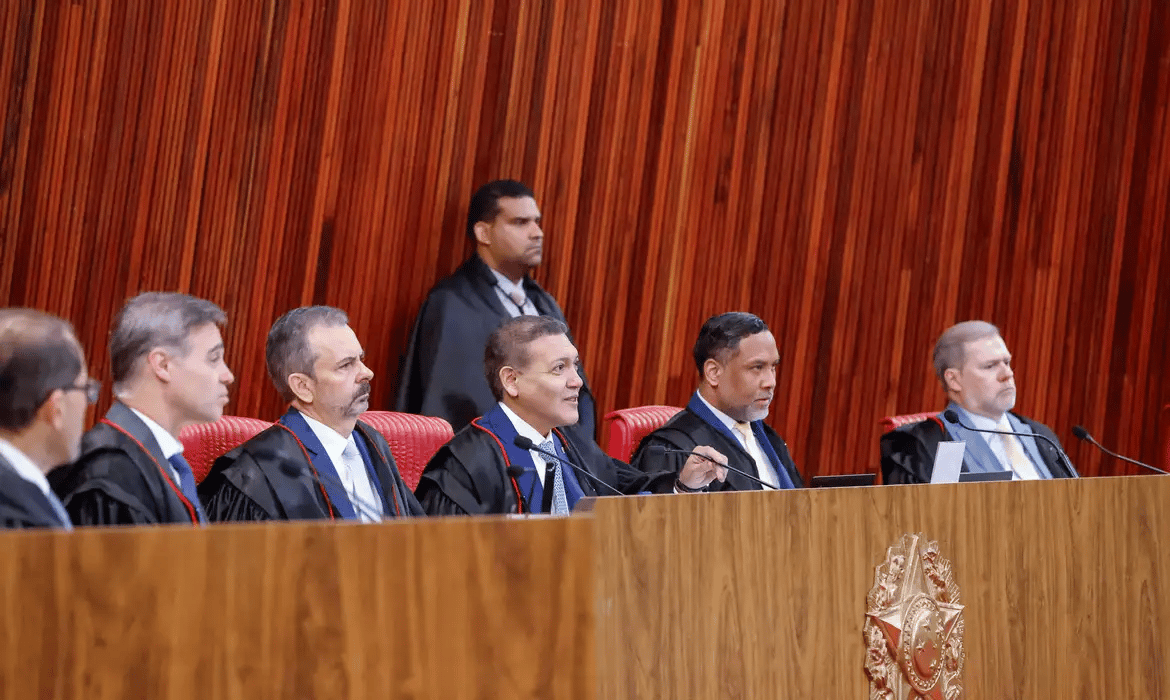 TSE anula votos de Garotinho e muda eleição no Rio.