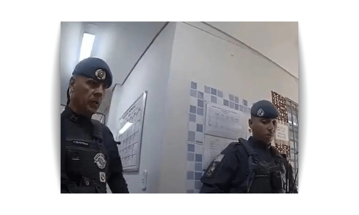 Desenho de orixá: vídeo mostra PM acusando diretora de "ideologia"
