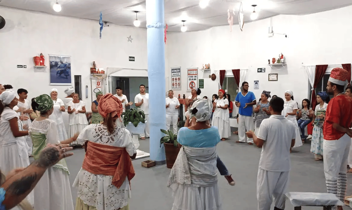Religiões afro ganham adeptos, mas perdem espaço político