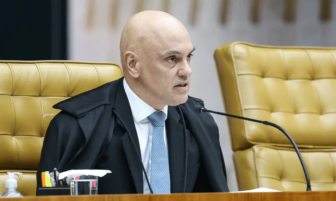 Moraes determina prisão de Eduardo Bolsonaro.